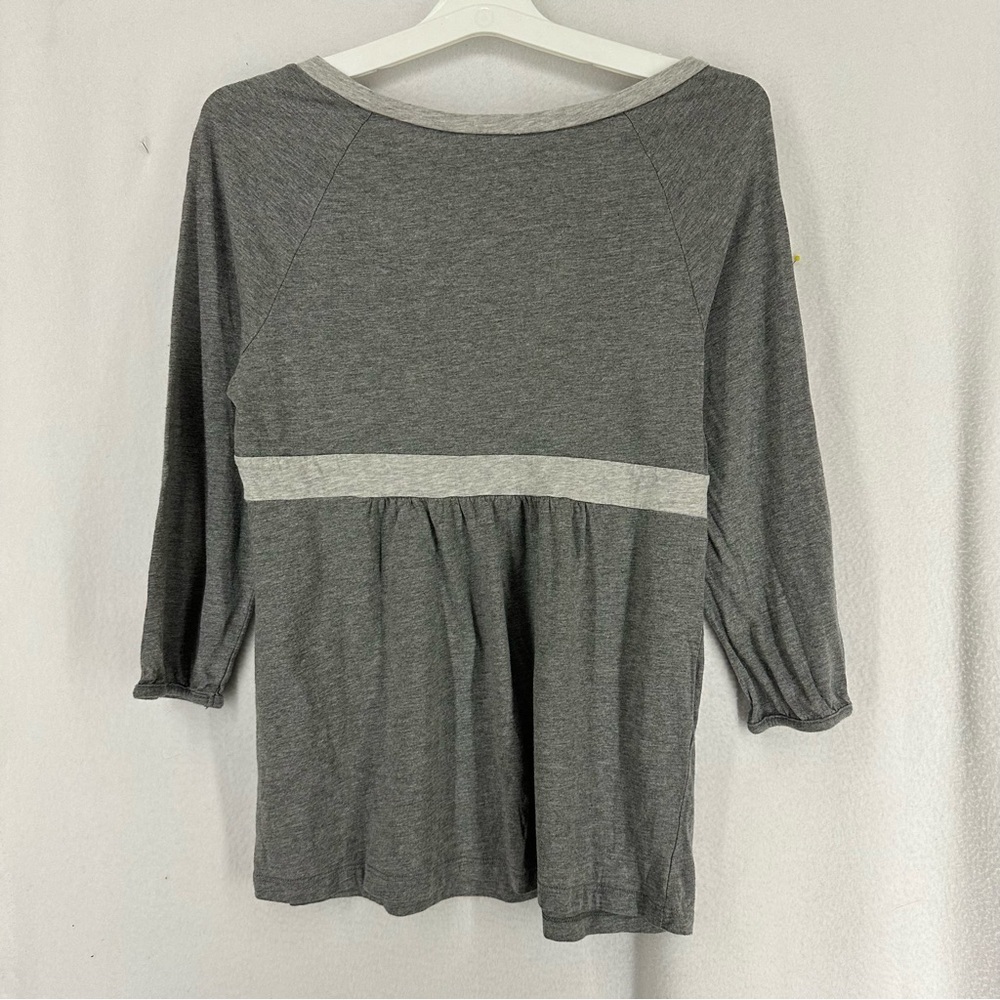 New York & Company Sport Long Sleeve V Neck T Shirt Womens Medium Grey - Picture 8 of 9